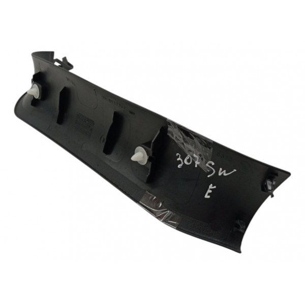 Moldura Tampa Traseira Esquerda Peugeot 307 Sw 2.0 2005 2006