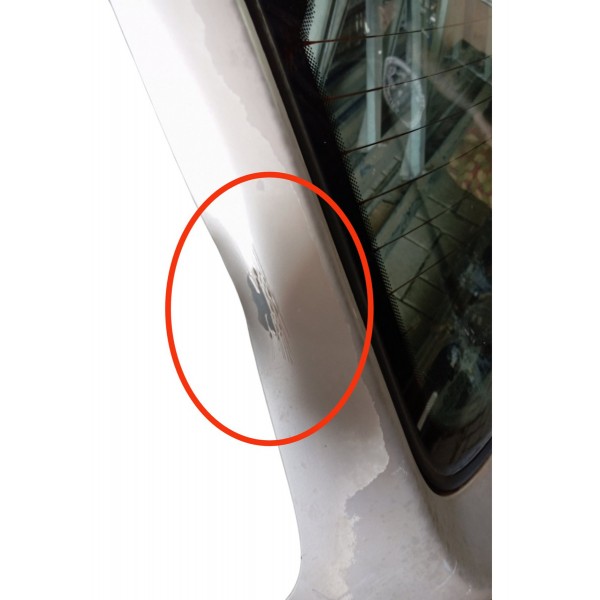 Tampa Traseira Vidro Renault Megane Hatch 2000 2001 Detalhe Dourado-escuro