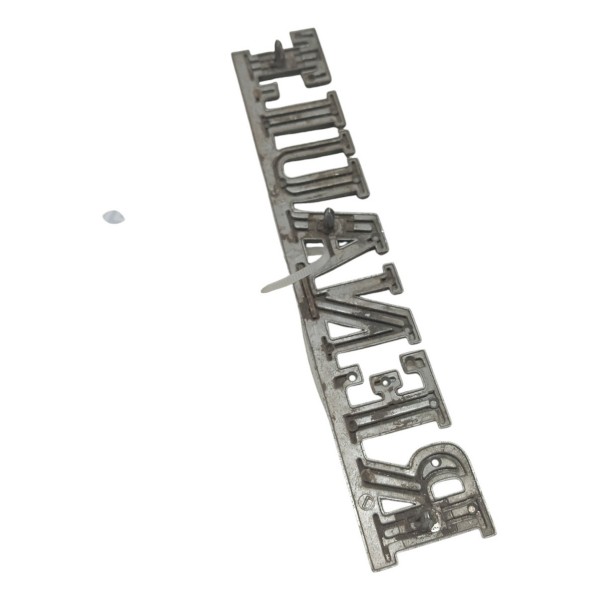 Emblema Renault Clio Sandero Logan 2005 2006 2007 2008 2009 Prateado