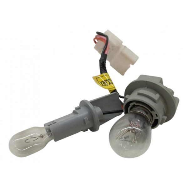 Chicote Lanterna Tampa Porta Malas Esq Kia Sorento 2.4 2015