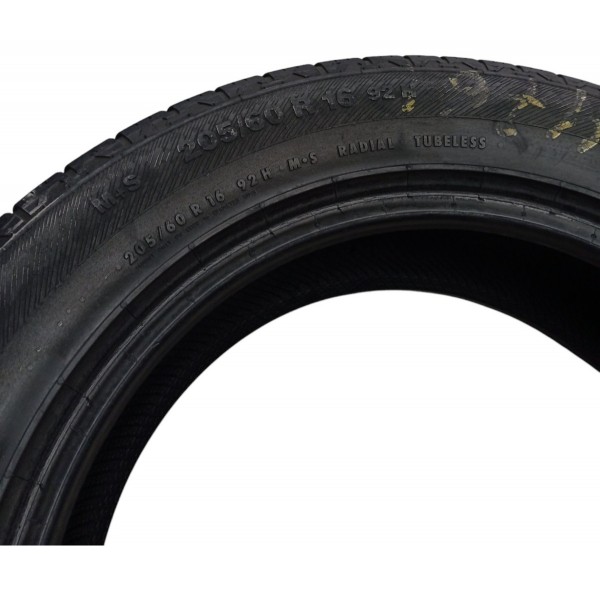 Pneu 205/60/r16 Brarum Bravuris 4x4 A1