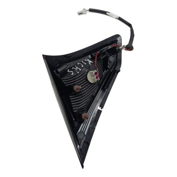 Lanterna Esquerda Tampa Traseira Nissan Kicks 1.6 2019 2020 Esquerdo/motorista Vermelho