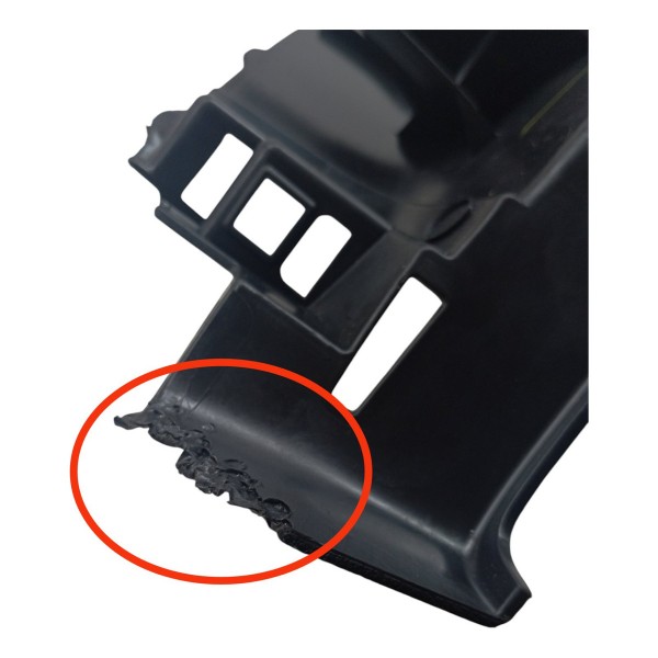 Acabamento Coluna Banco Tras Esq. Nissan Kicks 2020 Detalhes