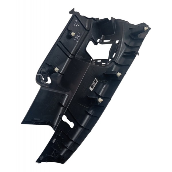 Acabamento Coluna Banco Tras Esq. Nissan Kicks 2020 Detalhes