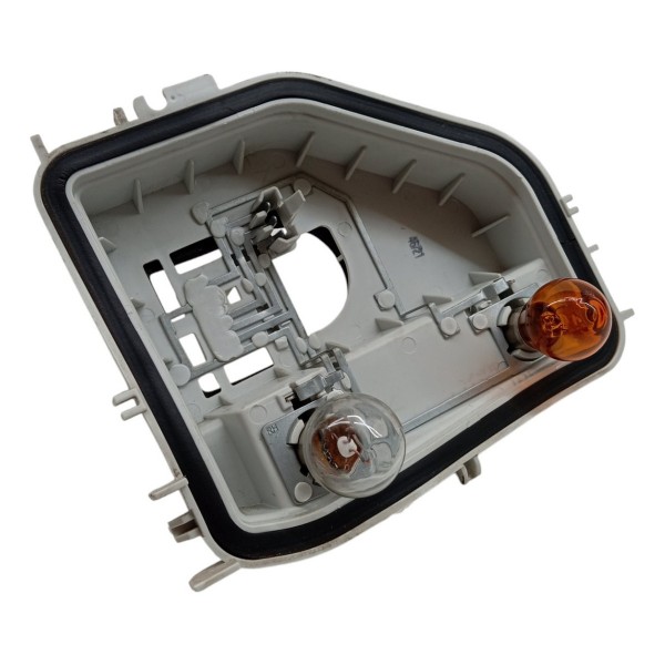 Circuito Soquete Lanterna Direita Volkswagen Tcross Tsi 2022