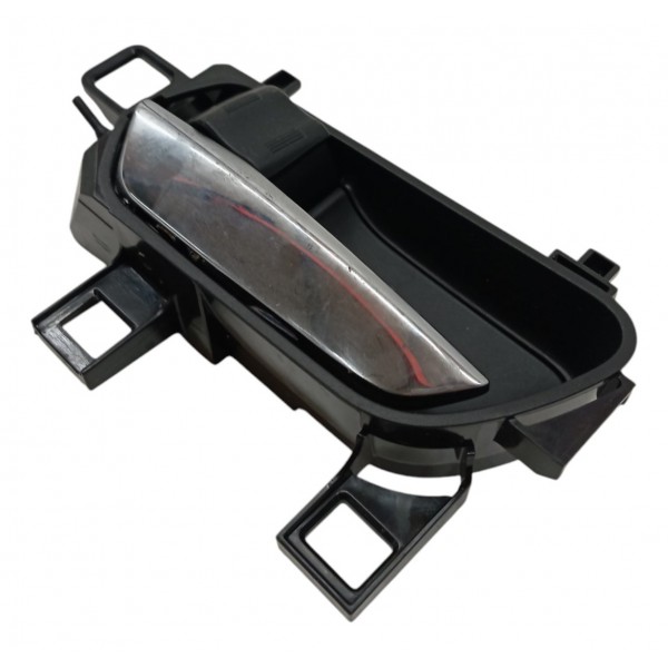 Maçaneta Interna Traseira Esquerda Nissan Kicks 2020 2021 - Preto - Traseira