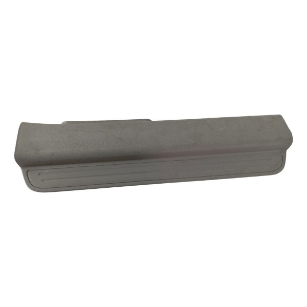 Acabamento Soleira Dianteira Direita Chevrolet Captiva 2009 Cinza