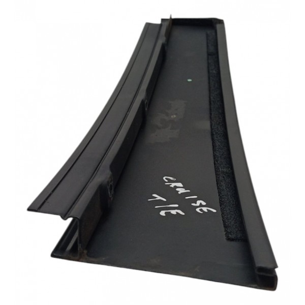 Moldura Externa Porta Traseira Esq Gm Cruze Sedan 1.8 2014