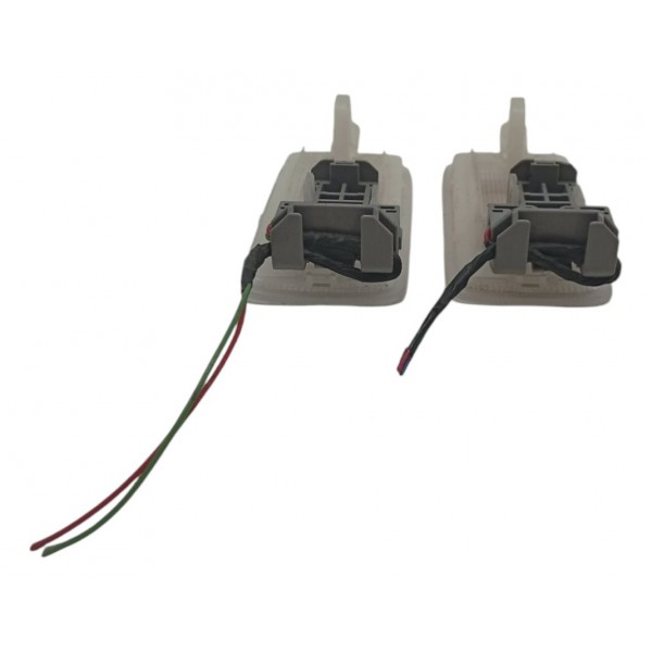 Par Luz Porta Malas Toyota Corolla Cross 2021 2022 2023 2024