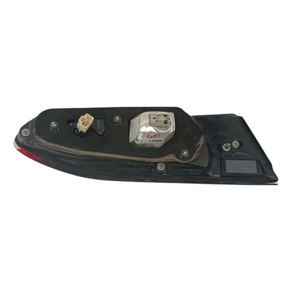 Lanterna Tampa Traseira Direita Toyota Corolla Cross 2023 24