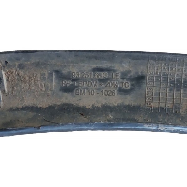 Moldura Paralama Dianteira Esquerdo Chevrolet Corsa 2006