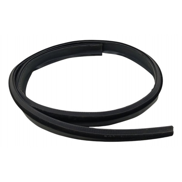 Borracha Carroceria Dianteira Direita Renault Sandero 2012