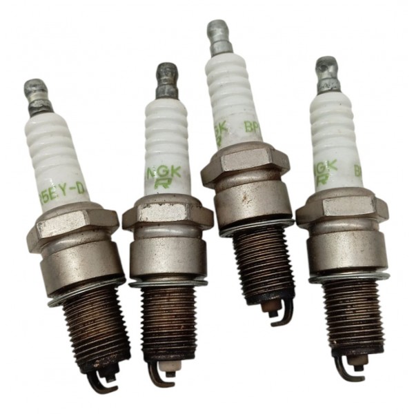 Jogo Velas Ignição Ngk Bpr6y-d