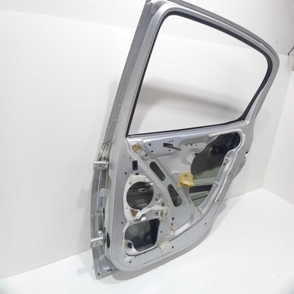 Porta Traseira Direita Peugeot 207 Passion Detalhes Traseira Direito Cinza