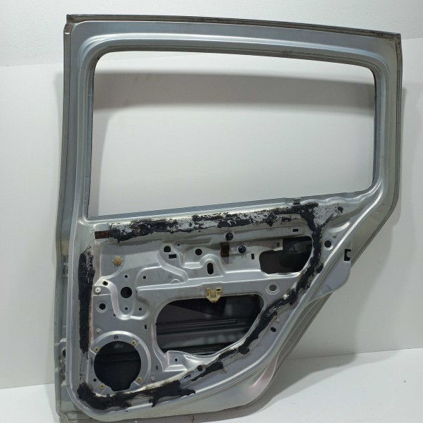 Porta Traseira Direita Renault Clio Detalhes  Traseira Direito Cinza