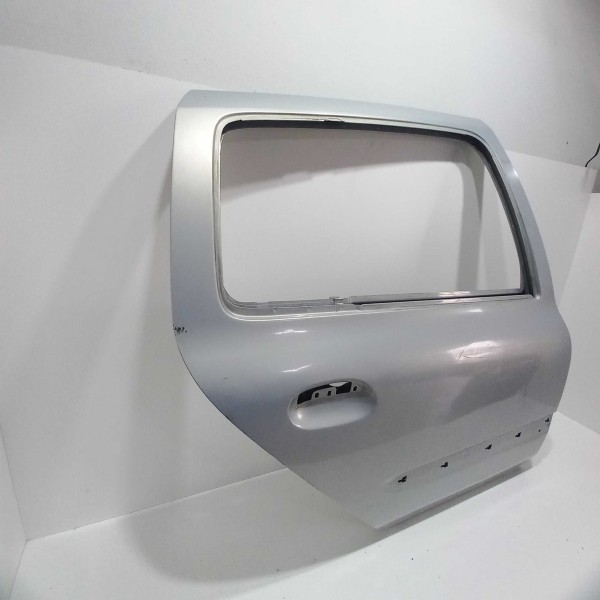 Porta Traseira Direita Renault Clio Detalhes  Traseira Direito Cinza
