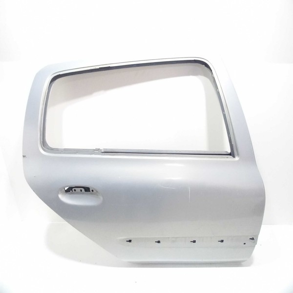 Porta Traseira Direita Renault Clio Detalhes  Traseira Direito Cinza