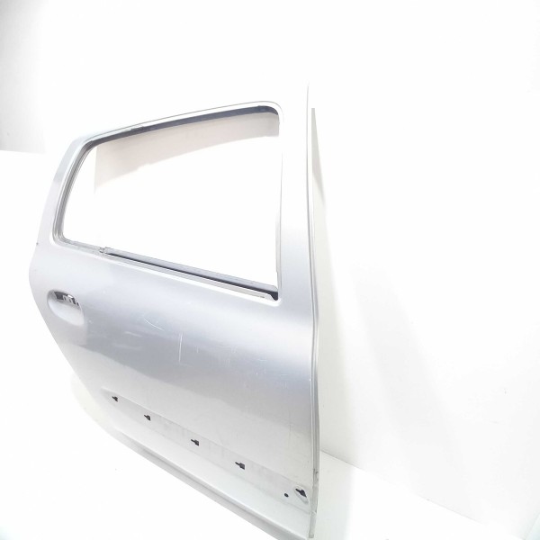 Porta Traseira Direita Renault Clio Detalhes  Traseira Direito Cinza