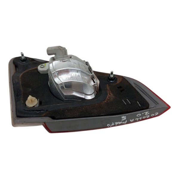 Lanterna Esquerda Tampa Traseira Toyota Corolla 2013 2014