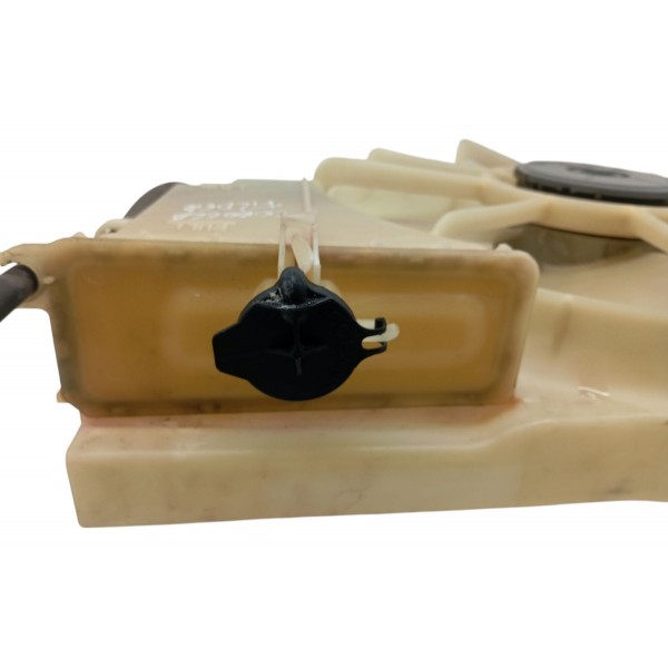 Defletor Ventoinha Ar Condicionado  Fielder 2006 Detalhe