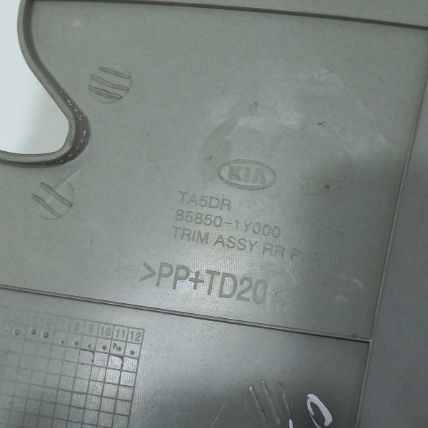 Moldura Coluna Traseira Esquerda Kia Picanto 2010 2011 2012