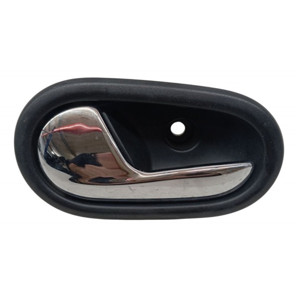 Maçaneta Interna Dianteira Esquerda Renault Logan 1.0 2015 Traseira