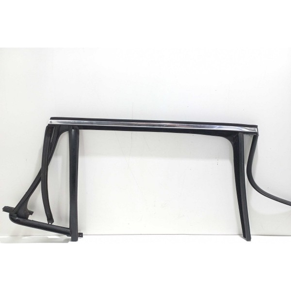 Guarnição Vidro Porta Traseira Lado Direito Jetta 2.5 2009