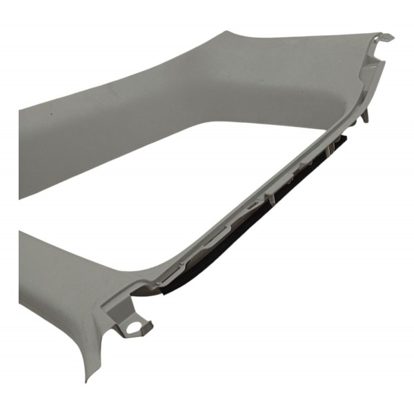 Acabamento Vidro Traseiro Direito Toyota Fielder 2006 2007