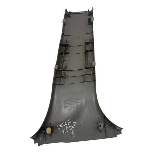 Acabamento Coluna Central Esquerdo Toyota  Fielder 1.8 2006