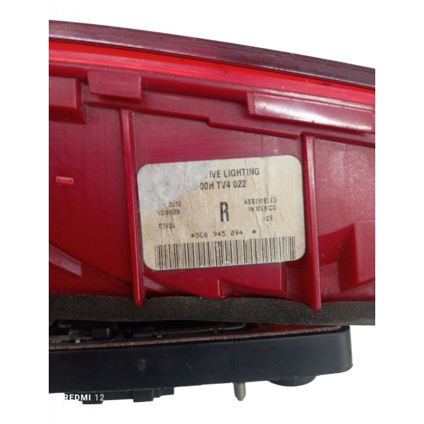 Lanterna Direita Tampa Volkswagen Jetta 2012 2013 Detalhe