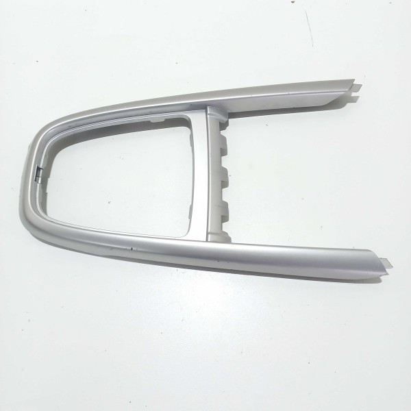 Moldura Console Central Câmbio Gm Onix 2019