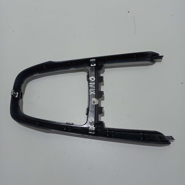 Moldura Console Central Câmbio Gm Onix 2019