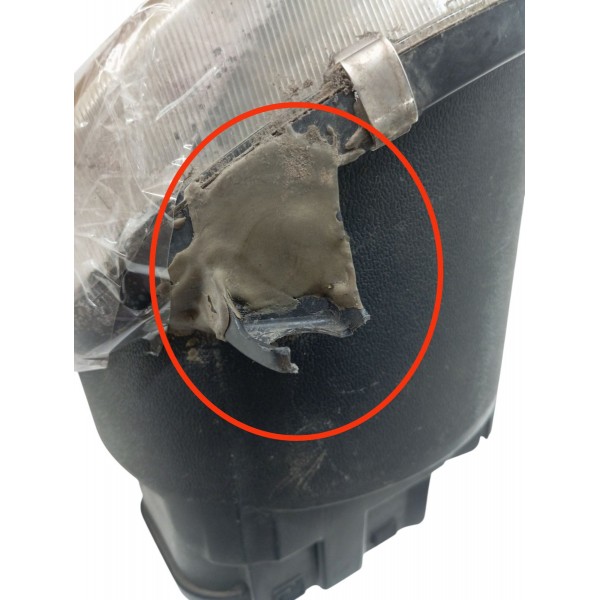 Farol Lado Direito Chery Qq 1.1 2012 Detalhe