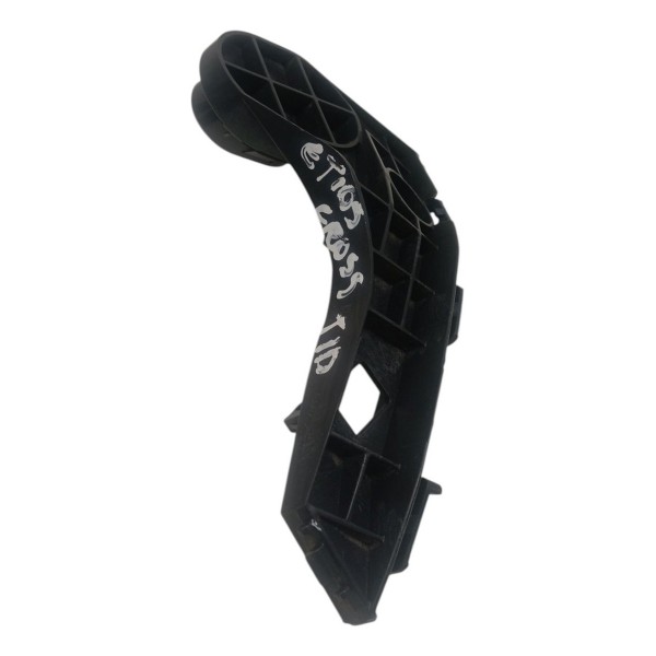 Guia Parachoque Traseiro Direito Toyota Etios 2015 2016