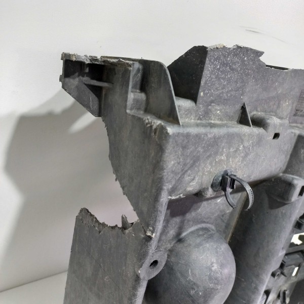 Painel Frontal Peugeot 307 Com Detalhe