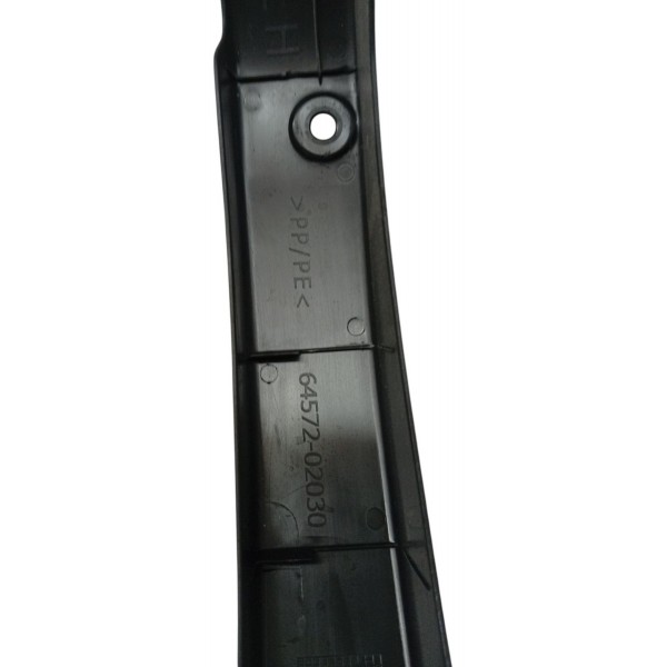 Moldura Dobradiça Esquerdo Porta Malas Toyota Corolla 2017