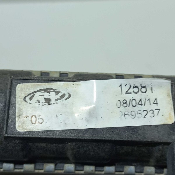 Radiador Agua Ford Fiesta S/ar 2005 06 07 08 09 10 11 12 13