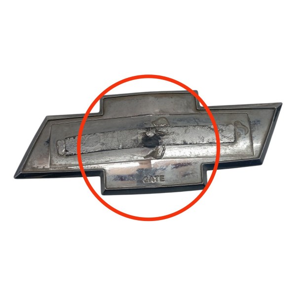 Aplique Tampa Traseira Chevrolet Captiva 2010 Detalhe