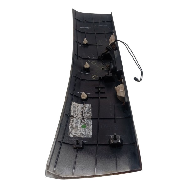 Aplique Tampa Traseira Chevrolet Captiva 2010 Detalhe