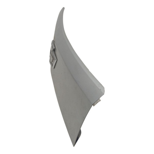 Aplique Tampa Traseira Chevrolet Captiva 2010 Detalhe