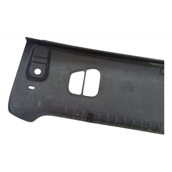 Moldura Tampa Traseira Soleira Renault Clio 2006 Detalhe