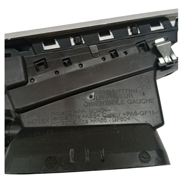 Difusor Ar Esquerdo Friso Prata Peugeot 208 2019