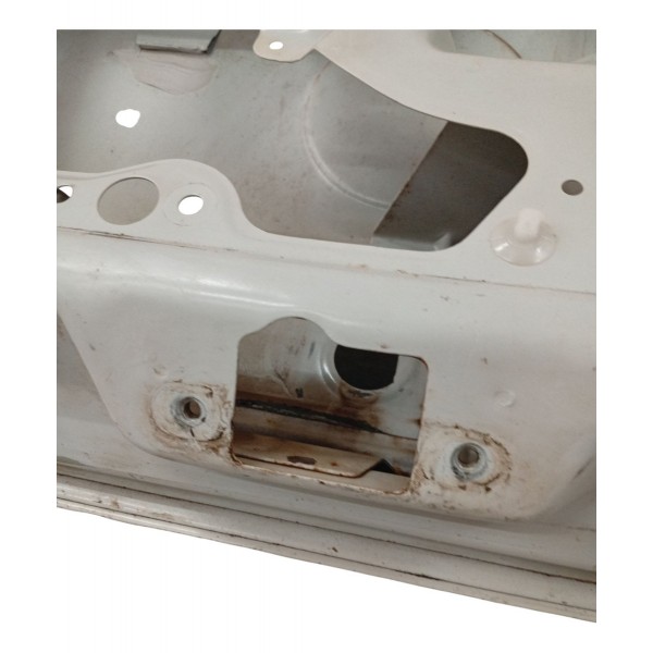 Tampa Traseira Volkswagen Gol G3 2004 Detalhe