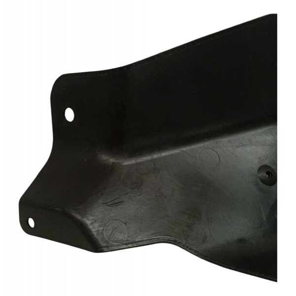 Moldura Protecao Tanque Combustivel Mitsubishi Airtrek 2006