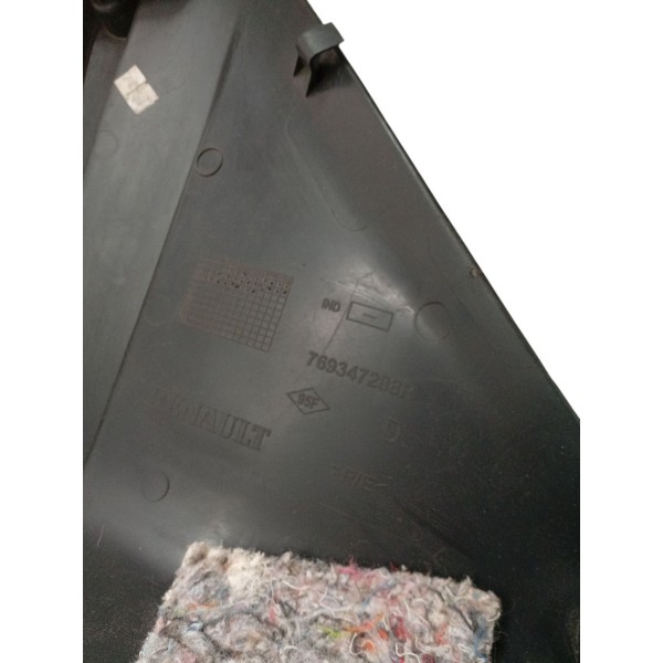 Moldura Bagagito Traseiro Direito Renault Sandero 2014