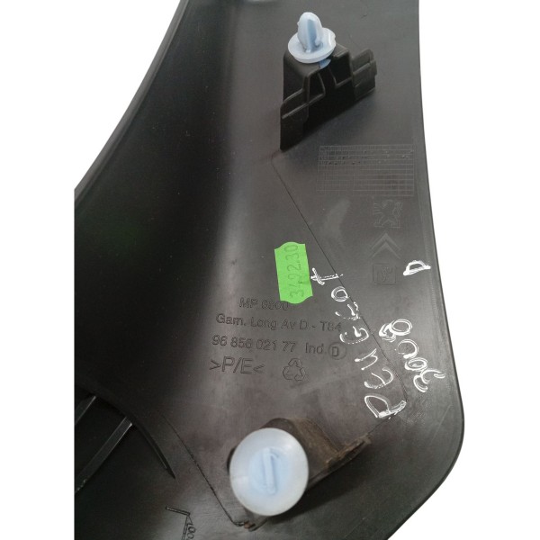 Soleira Porta Dianteira Direita Peugeot 3008 2011