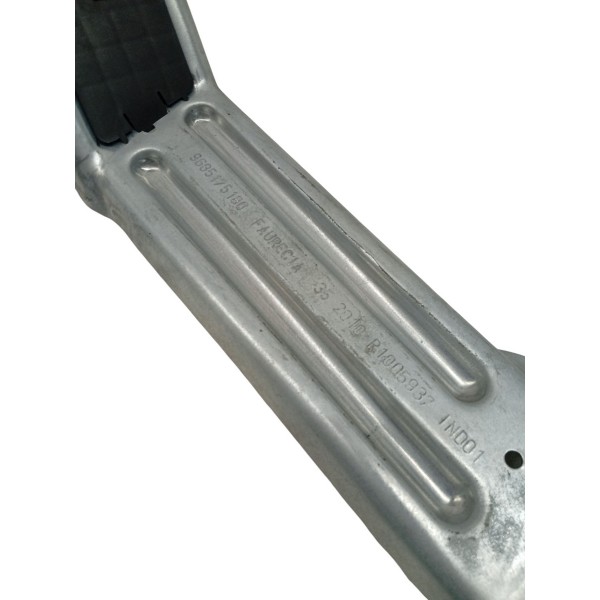 Moldura Apoio Descanso Pé Peugeot 3008 2011