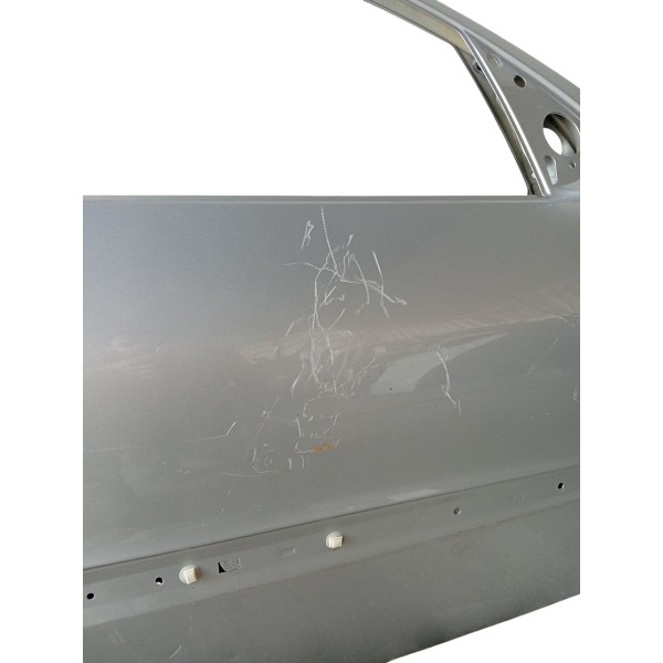Porta Dianteira Direita Peugeot 207 Detalhe