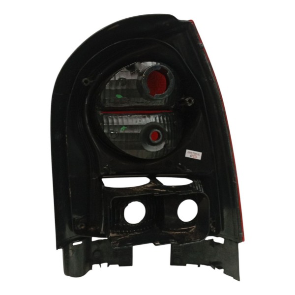 Lanterna Traseira Esquerda Volkswagen Gol G4 2006 Detalhe