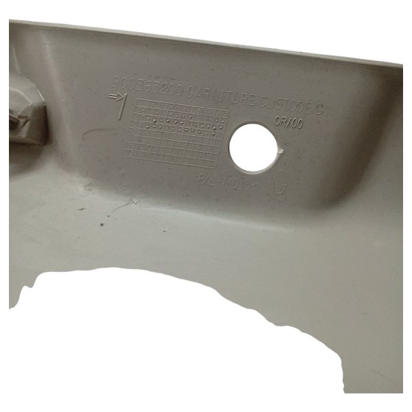 Moldura Coluna Traseira Esquerda Citroen C4 Picasso 2.0 2009